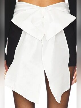 Camila Coelho White Bow Mini Black Skirt